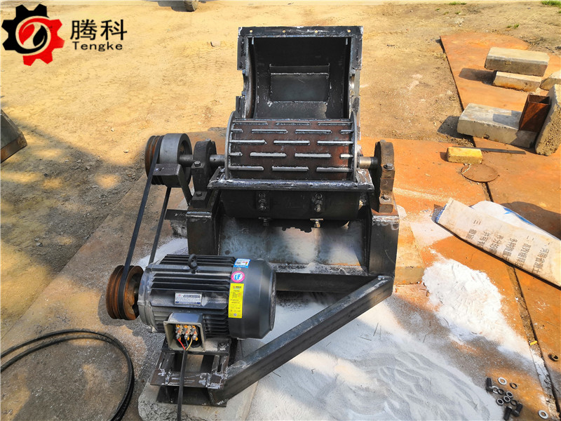 尿素粉碎机厂家