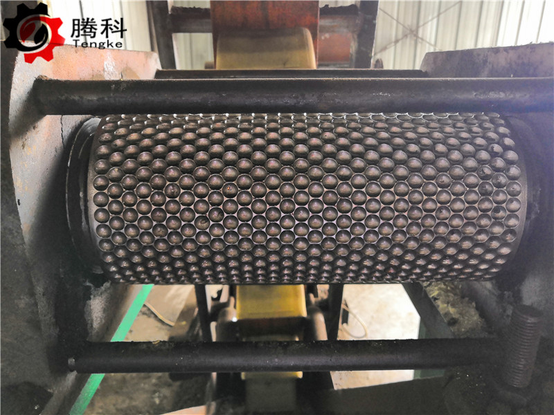 对辊挤压造粒机机头